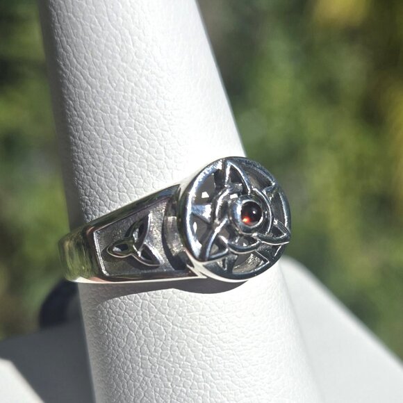 Celtic Trinity Pentacle Garnet Sterling Silver Ring, Size 8 - Picture 3 of 4
